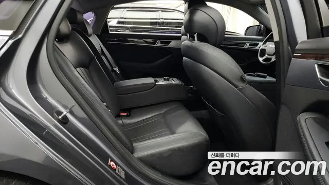 Hyundai Genesis 2016 — фото 12