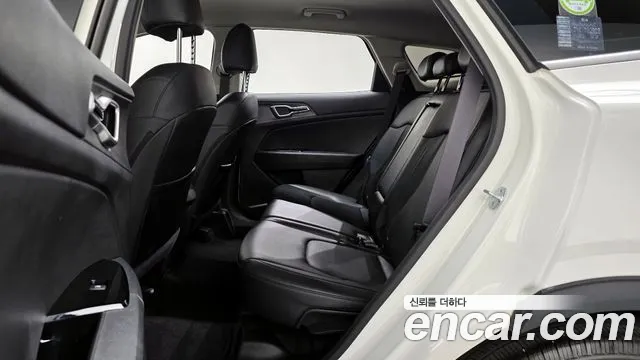 Kia Sportage 2022 — фото 12