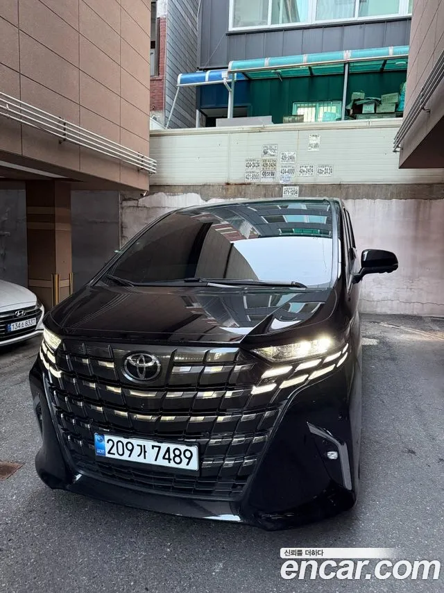 Toyota Alphard 2025 — фото 1
