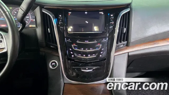 Cadillac Escalade 2015 — фото 14
