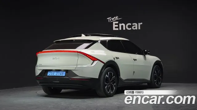 Kia EV6 2022 — фото 2