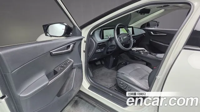 Kia EV6 2022 — фото 10