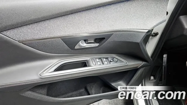 Peugeot 5008 2018 — фото 17