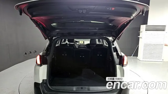 Peugeot 5008 2018 — фото 19