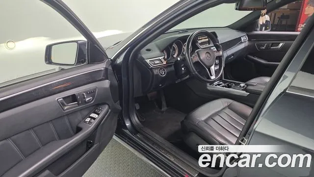 Mercedes-Benz E-Class 2015 — фото 11