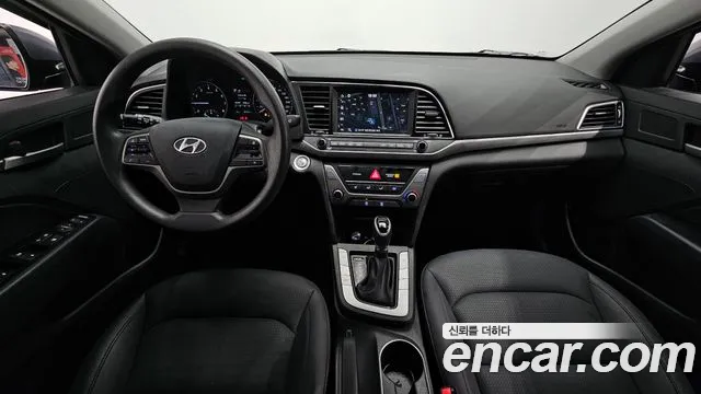 Hyundai AVANTE 2018 — фото 10