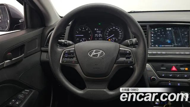 Hyundai AVANTE 2018 — фото 13