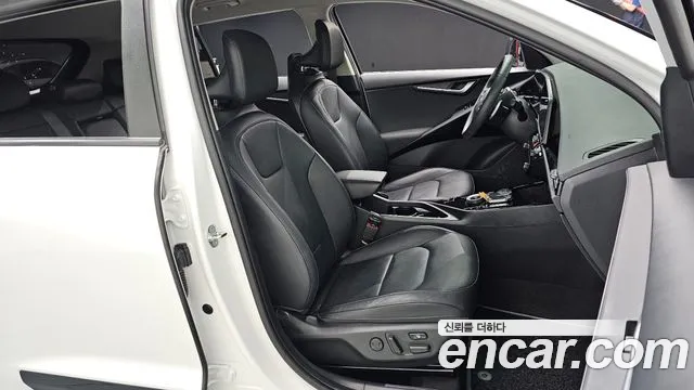 Kia Niro 2022 — фото 10