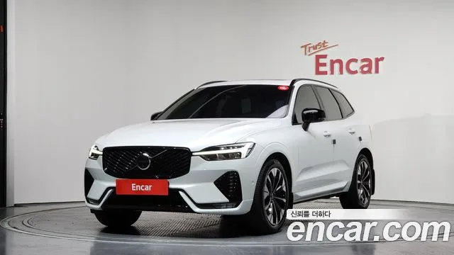 Volvo XC60 2026 — фото 1