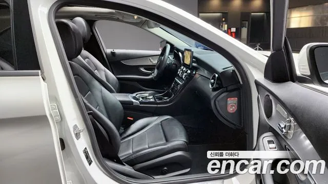 Mercedes-Benz C-Class 2018 — фото 10
