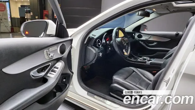 Mercedes-Benz C-Class 2018 — фото 11