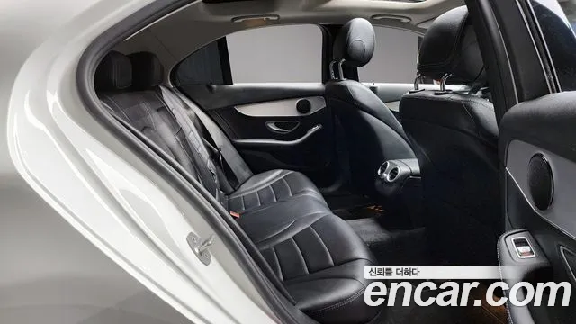 Mercedes-Benz C-Class 2018 — фото 12
