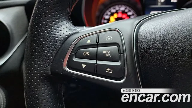 Mercedes-Benz C-Class 2018 — фото 18