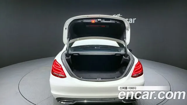 Mercedes-Benz C-Class 2018 — фото 20