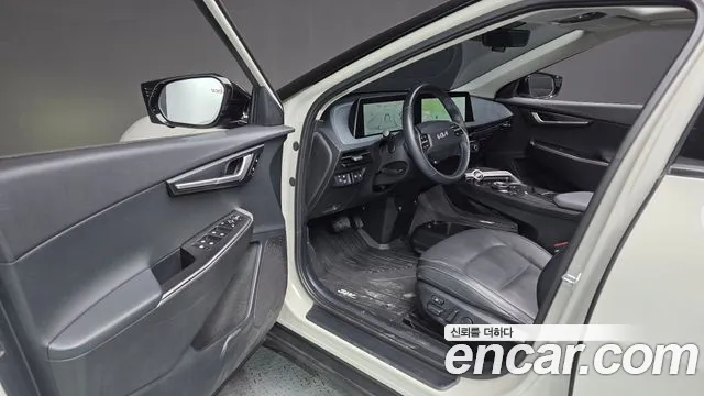 Kia EV6 2022 — фото 10