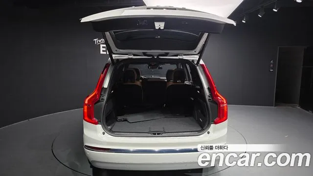 Volvo XC90 2022 — фото 20