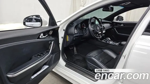 Kia Stinger 2018 — фото 10