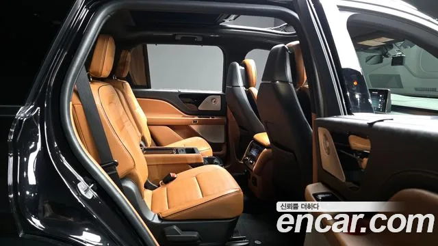 Lincoln Aviator 2023 — фото 12