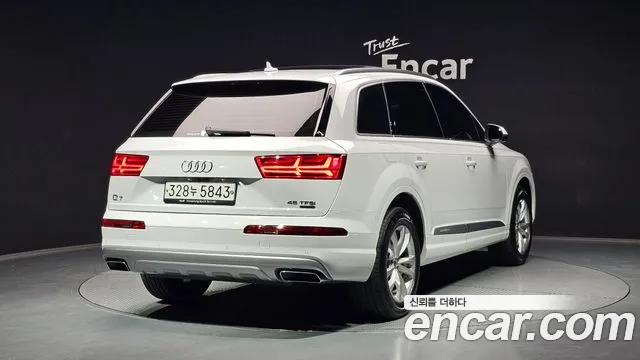 Audi Q7 2019 — фото 2
