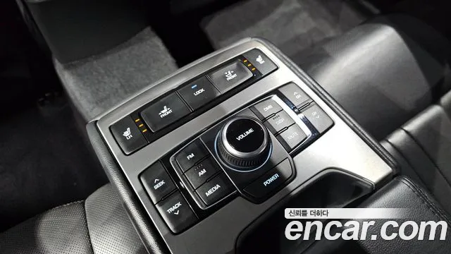 Hyundai Genesis 2014 — фото 19