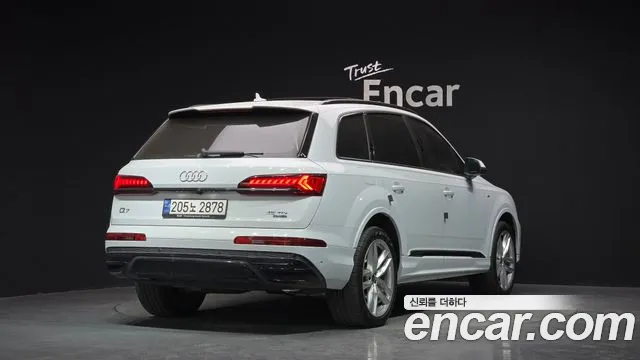 Audi Q7 2023 — фото 2