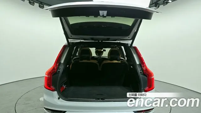 Volvo XC90 2017 — фото 20