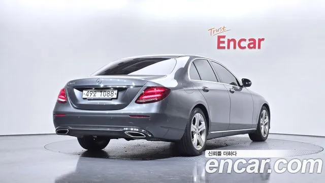 Mercedes-Benz E-Class 2017 — фото 2