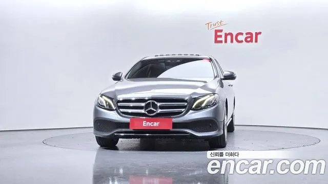 Mercedes-Benz E-Class 2017 — фото 3
