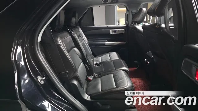 Ford Explorer 2020 — фото 18