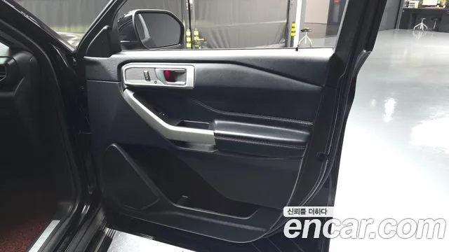 Ford Explorer 2020 — фото 14