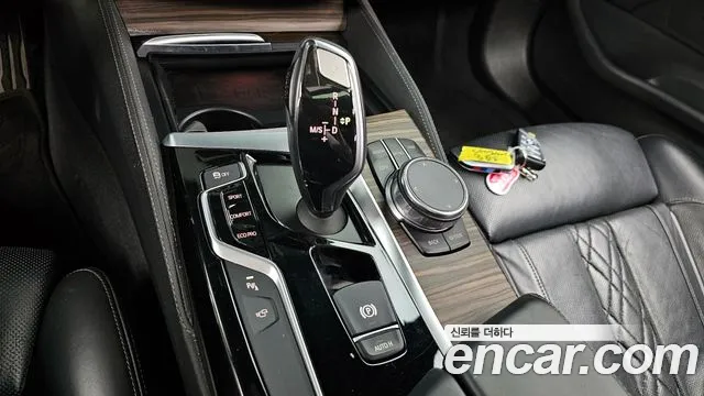BMW 5-Series 2018 — фото 12