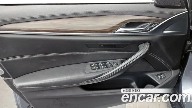 BMW 5-Series 2018 — фото 14