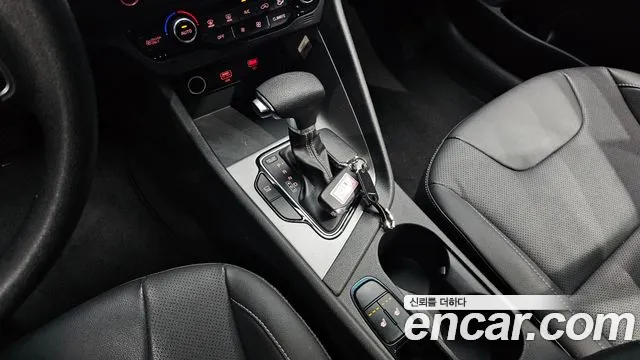 Kia Niro 2020 — фото 9