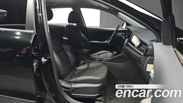 Kia Niro 2020 — фото 10