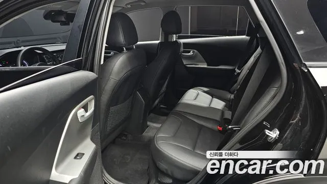 Kia Niro 2020 — фото 12