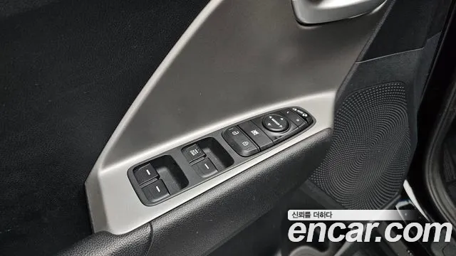 Kia Niro 2020 — фото 17