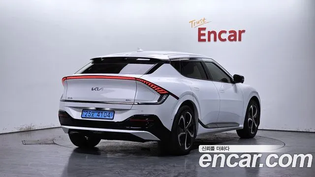 Kia EV6 2024 — фото 2