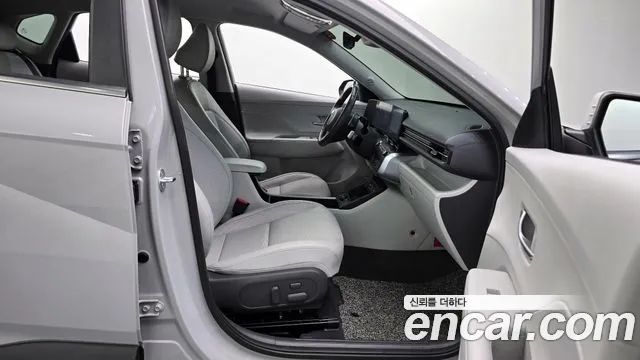 Hyundai Kona 2023 — фото 17