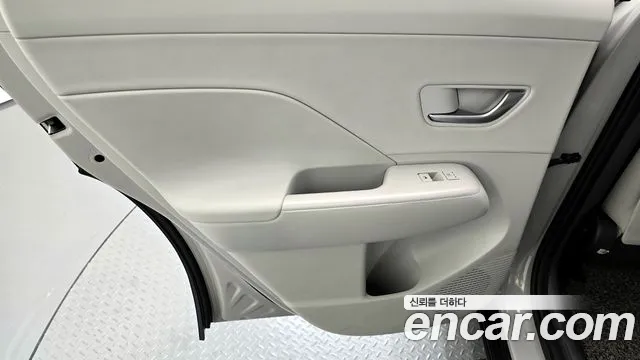 Hyundai Kona 2023 — фото 15