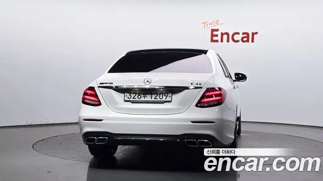 Mercedes-Benz E-Class 2018 — фото 3