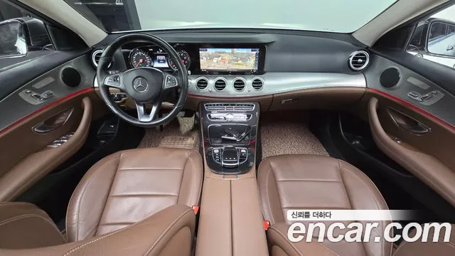 Mercedes-Benz E-Class 2018 — фото 9