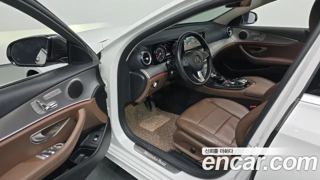 Mercedes-Benz E-Class 2018 — фото 12