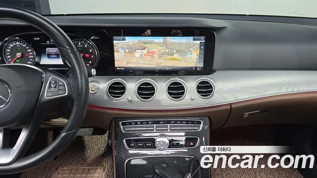 Mercedes-Benz E-Class 2018 — фото 18