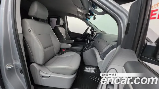 Hyundai Starex 2020 — фото 10