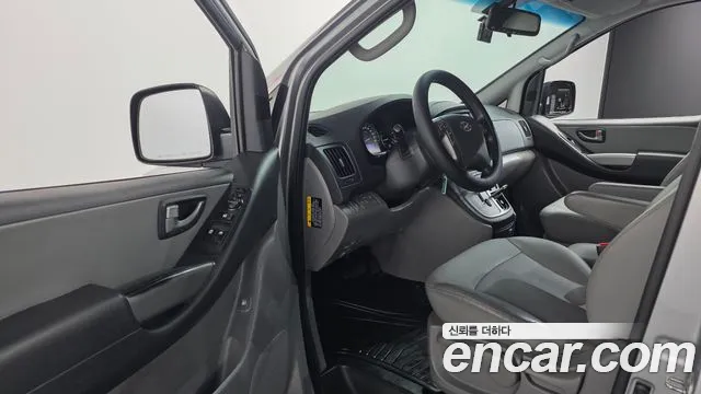 Hyundai Starex 2020 — фото 11