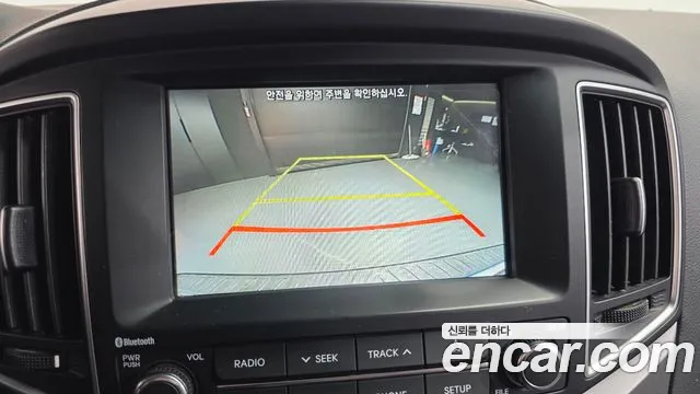 Hyundai Starex 2020 — фото 16
