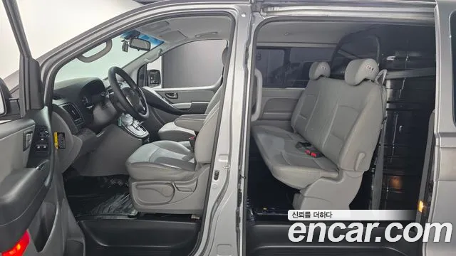 Hyundai Starex 2020 — фото 18