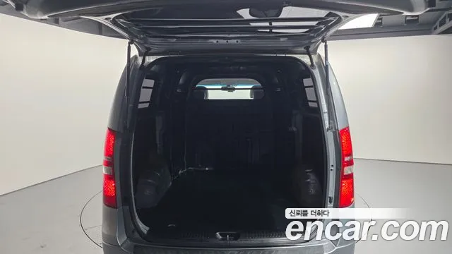 Hyundai Starex 2020 — фото 20