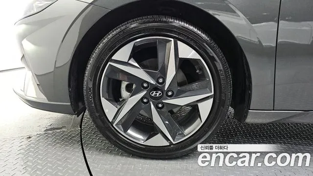 Hyundai AVANTE 2023 — фото 4
