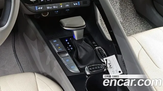 Hyundai AVANTE 2023 — фото 11